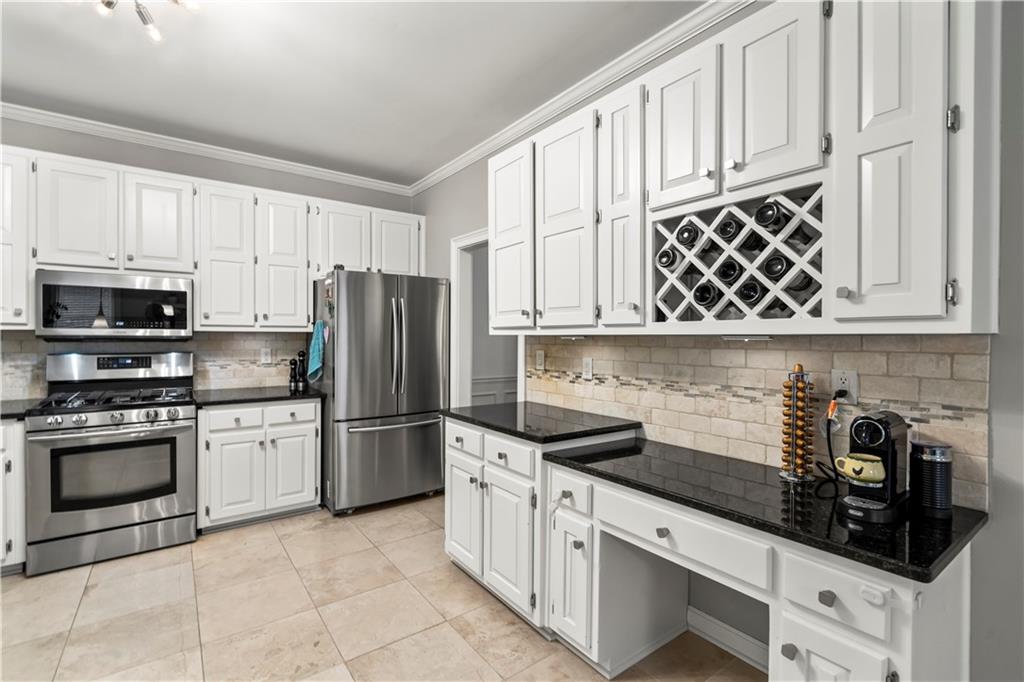 7155 Roswell Road Unit 15, Sandy Springs, Georgia 30328, 3 Bedrooms Bedrooms, ,3 BathroomsBathrooms,Residential,Sold,7155 Roswell Road Unit 15,7275298