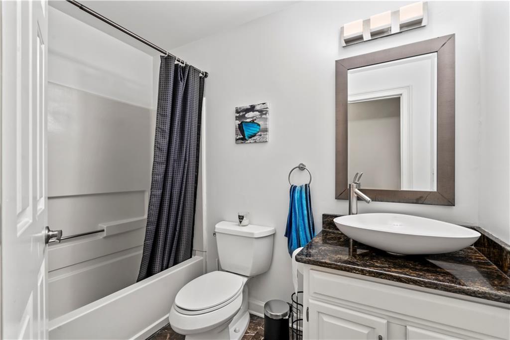 7155 Roswell Road Unit 15, Sandy Springs, Georgia 30328, 3 Bedrooms Bedrooms, ,3 BathroomsBathrooms,Residential,Sold,7155 Roswell Road Unit 15,7275298