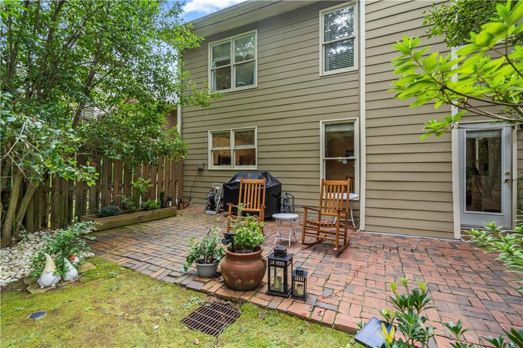 7155 Roswell Road Unit 15, Sandy Springs, Georgia 30328, 3 Bedrooms Bedrooms, ,3 BathroomsBathrooms,Residential,Sold,7155 Roswell Road Unit 15,7275298