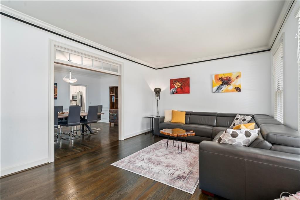 7155 Roswell Road Unit 15, Sandy Springs, Georgia 30328, 3 Bedrooms Bedrooms, ,3 BathroomsBathrooms,Residential,Sold,7155 Roswell Road Unit 15,7275298