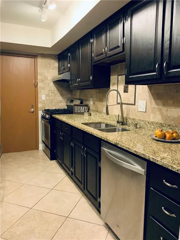 6851 Roswell Road Ne Unit Q14, Sandy Springs, Georgia 30328, 3 Bedrooms Bedrooms, ,2 BathroomsBathrooms,Residential,Sold,6851 Roswell Road Ne Unit Q14,6661341