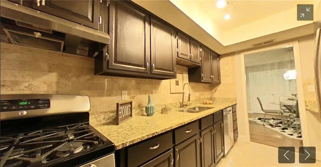 6851 Roswell Road Ne Unit Q14, Sandy Springs, Georgia 30328, 3 Bedrooms Bedrooms, ,2 BathroomsBathrooms,Residential,Sold,6851 Roswell Road Ne Unit Q14,6661341