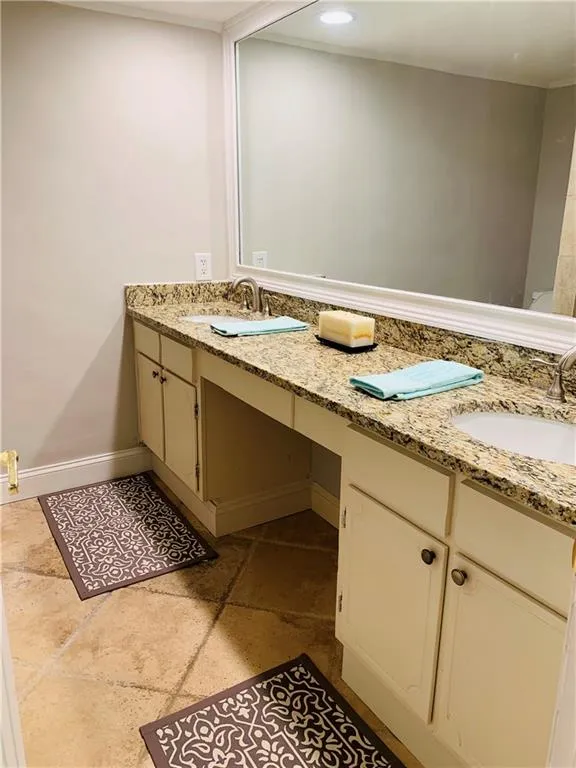 6851 Roswell Road Ne Unit Q14, Sandy Springs, Georgia 30328, 3 Bedrooms Bedrooms, ,2 BathroomsBathrooms,Residential,Sold,6851 Roswell Road Ne Unit Q14,6661341