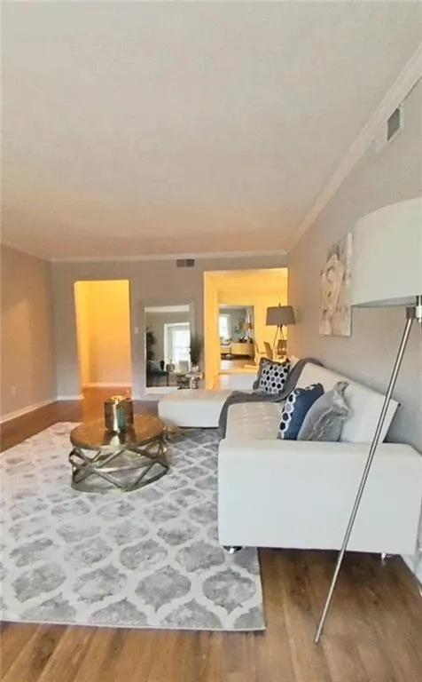 6851 Roswell Road Ne Unit Q14, Sandy Springs, Georgia 30328, 3 Bedrooms Bedrooms, ,2 BathroomsBathrooms,Residential,Sold,6851 Roswell Road Ne Unit Q14,6661341