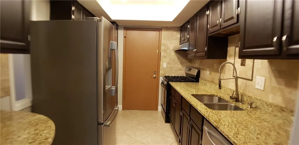 6851 Roswell Road Ne Unit Q14, Sandy Springs, Georgia 30328, 3 Bedrooms Bedrooms, ,2 BathroomsBathrooms,Residential,Sold,6851 Roswell Road Ne Unit Q14,6661341