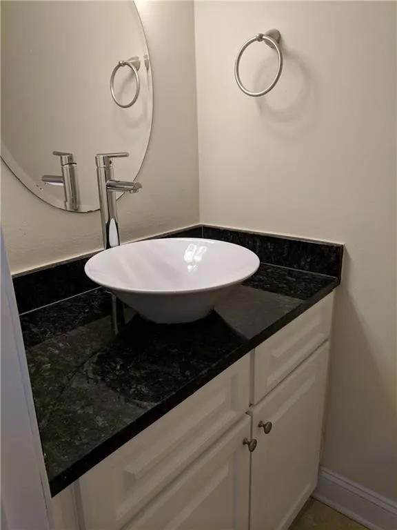 6980 Roswell Road Ne Unit I8, Atlanta, Georgia 30328, 1 Bedroom Bedrooms, ,1 BathroomBathrooms,Residential,Sold,6980 Roswell Road Ne Unit I8,5945562