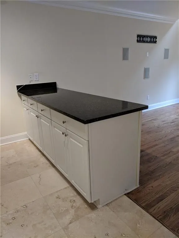 6980 Roswell Road Ne Unit I8, Atlanta, Georgia 30328, 1 Bedroom Bedrooms, ,1 BathroomBathrooms,Residential,Sold,6980 Roswell Road Ne Unit I8,5945562