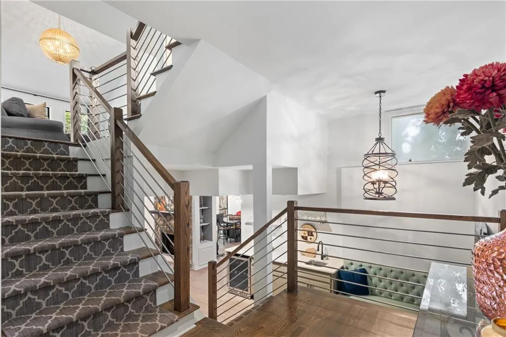 Split 2-Story Open Stairwell to lower level