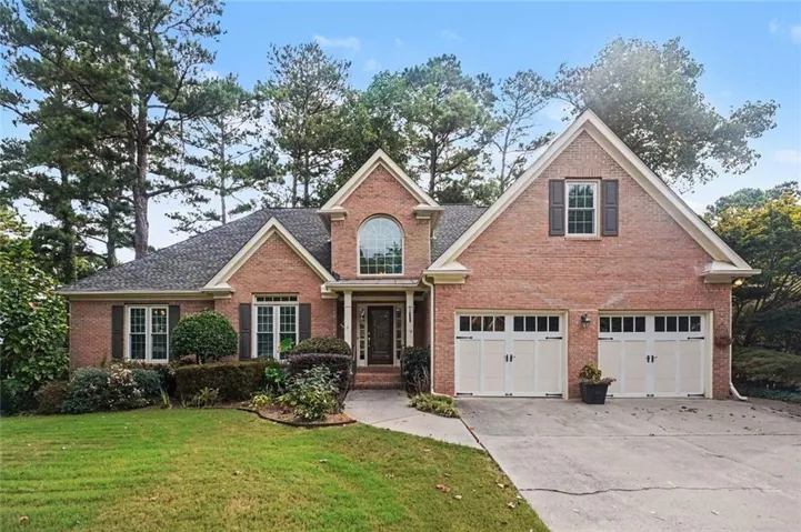 Traditional Brick Home with Flexible Floor Plan in Acworth’s Amenities-Rich Brookstone community!