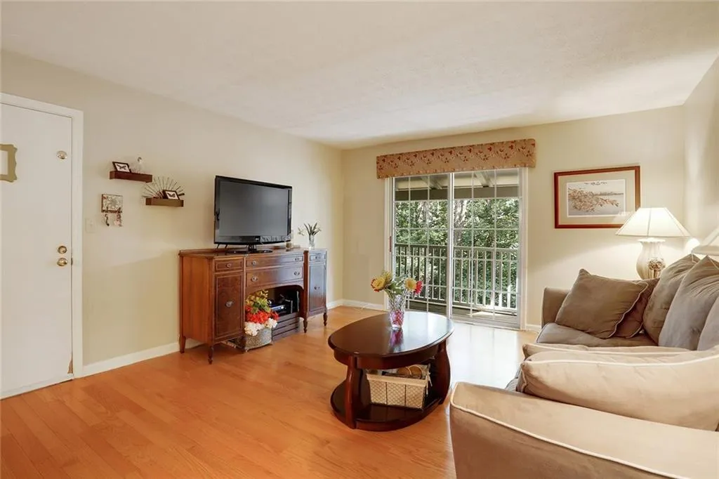 3005 Seven Pines Lane Unit 306, Atlanta, Georgia 30339, 2 Bedrooms Bedrooms, ,2 BathroomsBathrooms,Residential,Sold,3005 Seven Pines Lane Unit 306,5705837