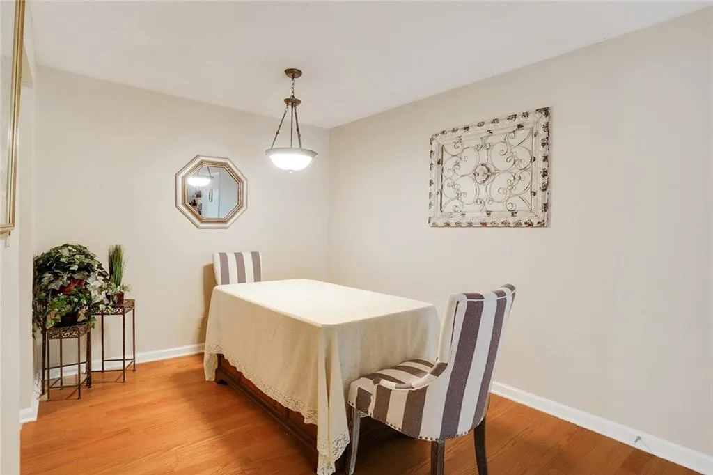 3005 Seven Pines Lane Unit 306, Atlanta, Georgia 30339, 2 Bedrooms Bedrooms, ,2 BathroomsBathrooms,Residential,Sold,3005 Seven Pines Lane Unit 306,5705837