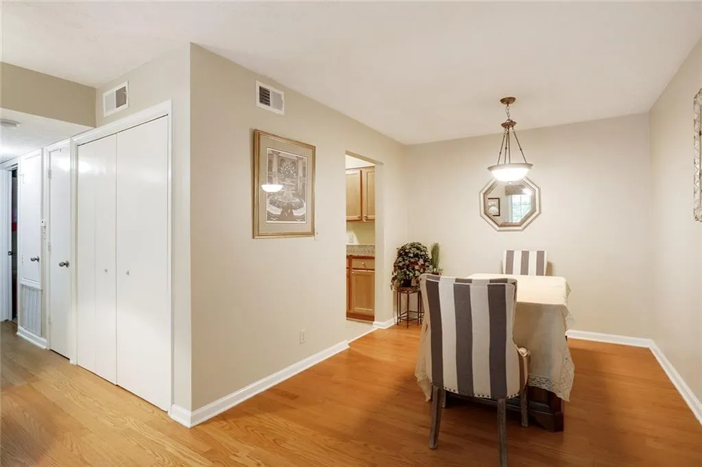 3005 Seven Pines Lane Unit 306, Atlanta, Georgia 30339, 2 Bedrooms Bedrooms, ,2 BathroomsBathrooms,Residential,Sold,3005 Seven Pines Lane Unit 306,5705837