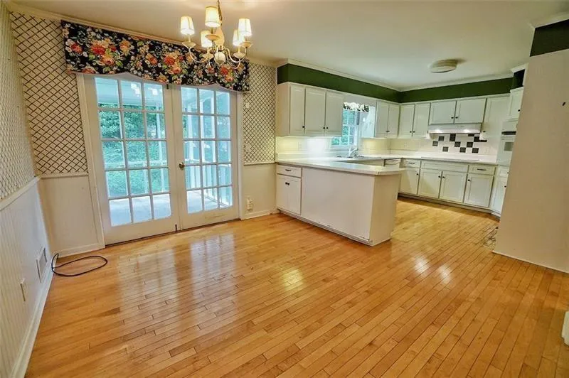 7195 Hunters Branch Drive, Sandy Springs, Georgia 30328, 4 Bedrooms Bedrooms, ,3 BathroomsBathrooms,Residential,Sold,7195 Hunters Branch Drive,6798790