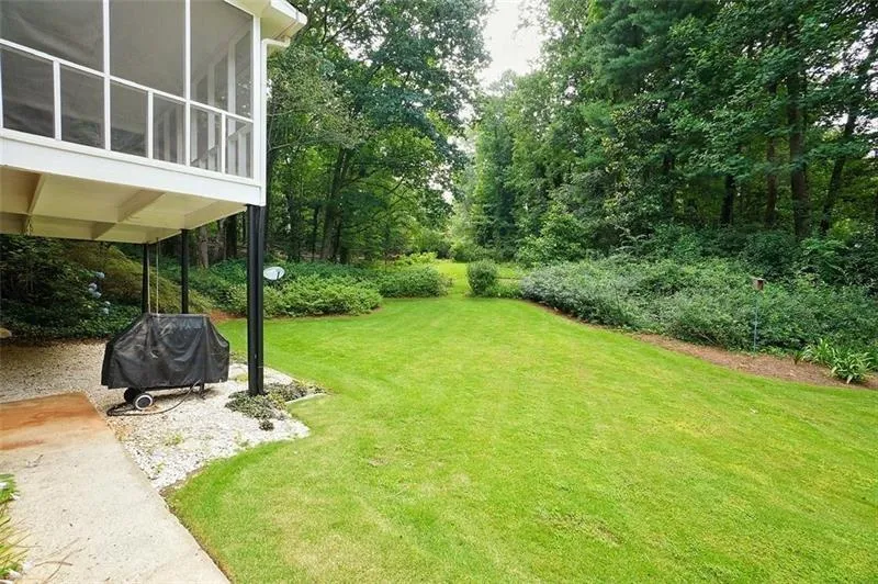 7195 Hunters Branch Drive, Sandy Springs, Georgia 30328, 4 Bedrooms Bedrooms, ,3 BathroomsBathrooms,Residential,Sold,7195 Hunters Branch Drive,6798790
