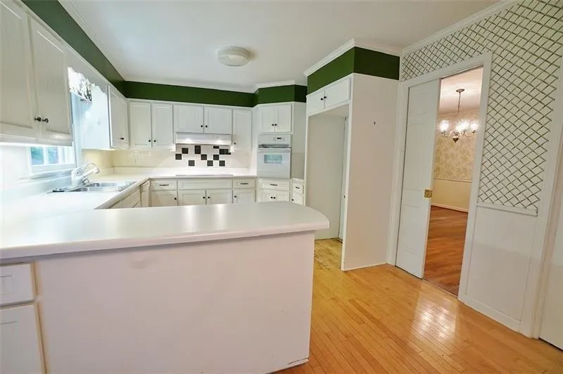 7195 Hunters Branch Drive, Sandy Springs, Georgia 30328, 4 Bedrooms Bedrooms, ,3 BathroomsBathrooms,Residential,Sold,7195 Hunters Branch Drive,6798790