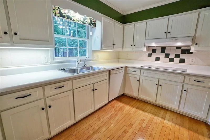 7195 Hunters Branch Drive, Sandy Springs, Georgia 30328, 4 Bedrooms Bedrooms, ,3 BathroomsBathrooms,Residential,Sold,7195 Hunters Branch Drive,6798790