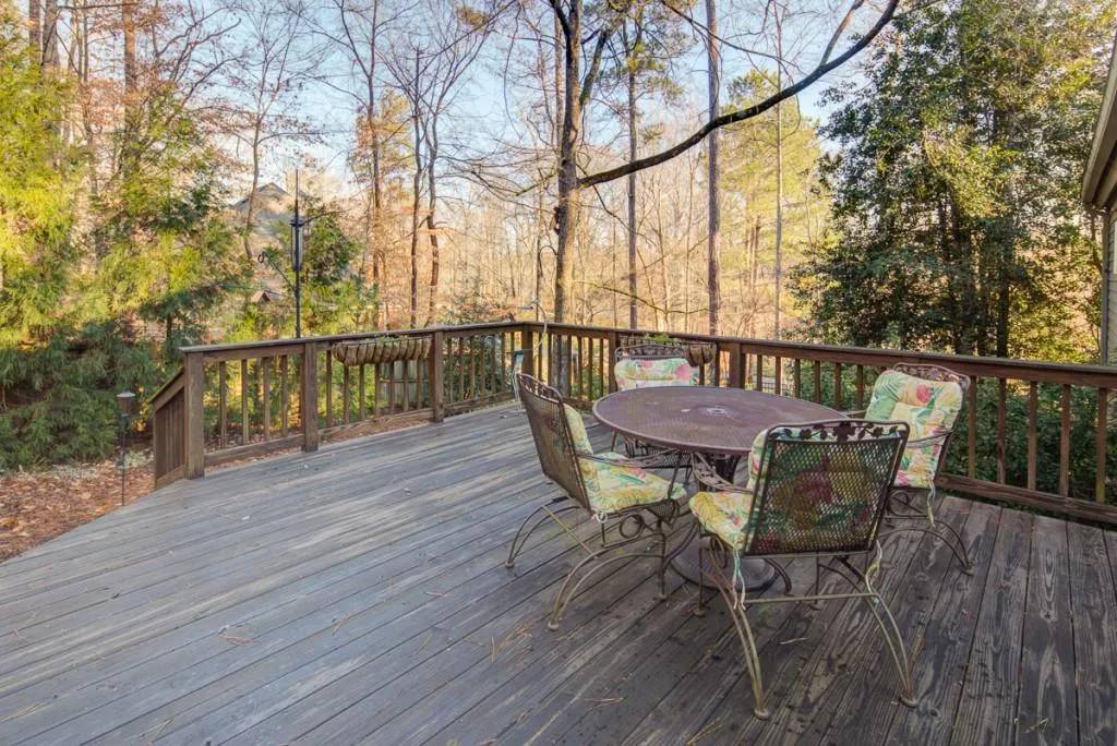 5090 Nesbit Ferry Lane, Atlanta, Georgia 30350, 4 Bedrooms Bedrooms, ,3 BathroomsBathrooms,Residential,Sold,5090 Nesbit Ferry Lane,6022577