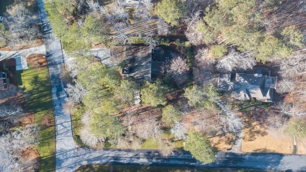 5090 Nesbit Ferry Lane, Atlanta, Georgia 30350, 4 Bedrooms Bedrooms, ,3 BathroomsBathrooms,Residential,Sold,5090 Nesbit Ferry Lane,6022577