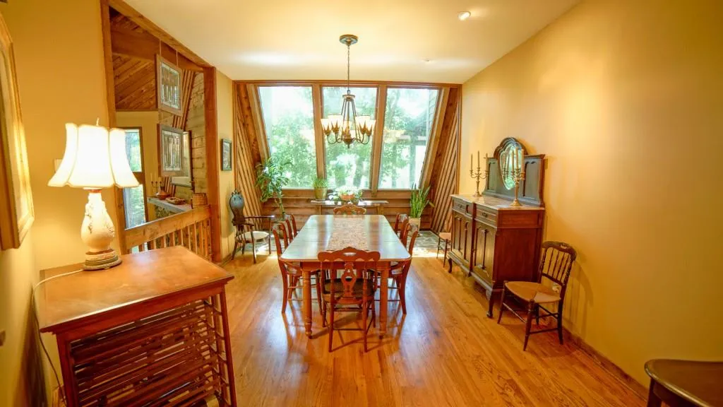 5090 Nesbit Ferry Lane, Atlanta, Georgia 30350, 4 Bedrooms Bedrooms, ,3 BathroomsBathrooms,Residential,Sold,5090 Nesbit Ferry Lane,6022577