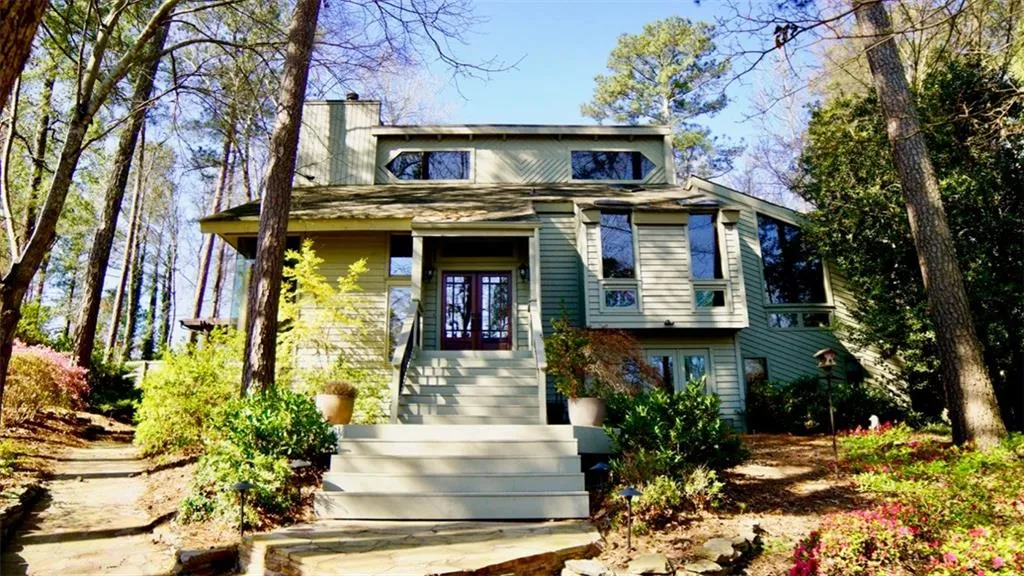 5090 Nesbit Ferry Lane, Atlanta, Georgia 30350, 4 Bedrooms Bedrooms, ,3 BathroomsBathrooms,Residential,Sold,5090 Nesbit Ferry Lane,6022577