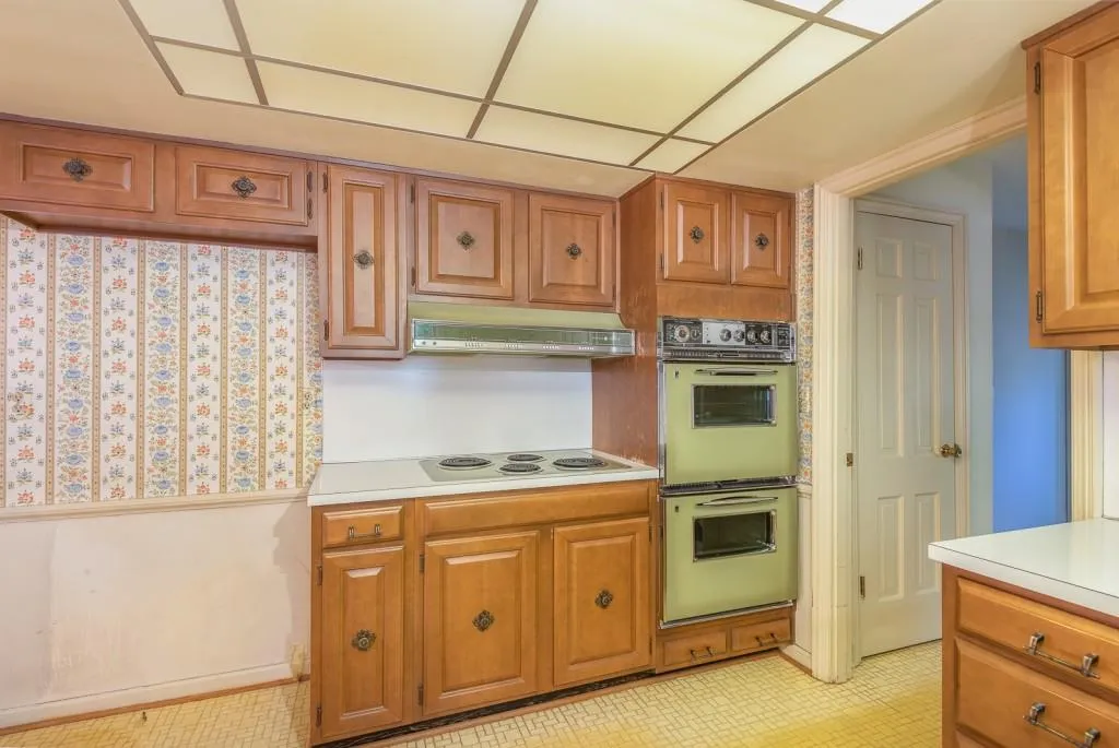 1930 Old Dominion Drive, Sandy Springs, Georgia 30350, 5 Bedrooms Bedrooms, ,3 BathroomsBathrooms,Residential,Sold,1930 Old Dominion Drive,6634969