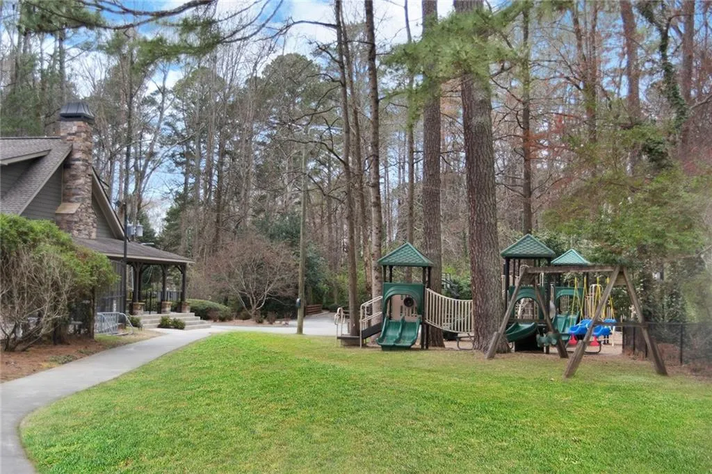 7455 Twin Branch Road, Sandy Springs, Georgia 30328, 6 Bedrooms Bedrooms, ,3 BathroomsBathrooms,Residential,Sold,7455 Twin Branch Road,7020236