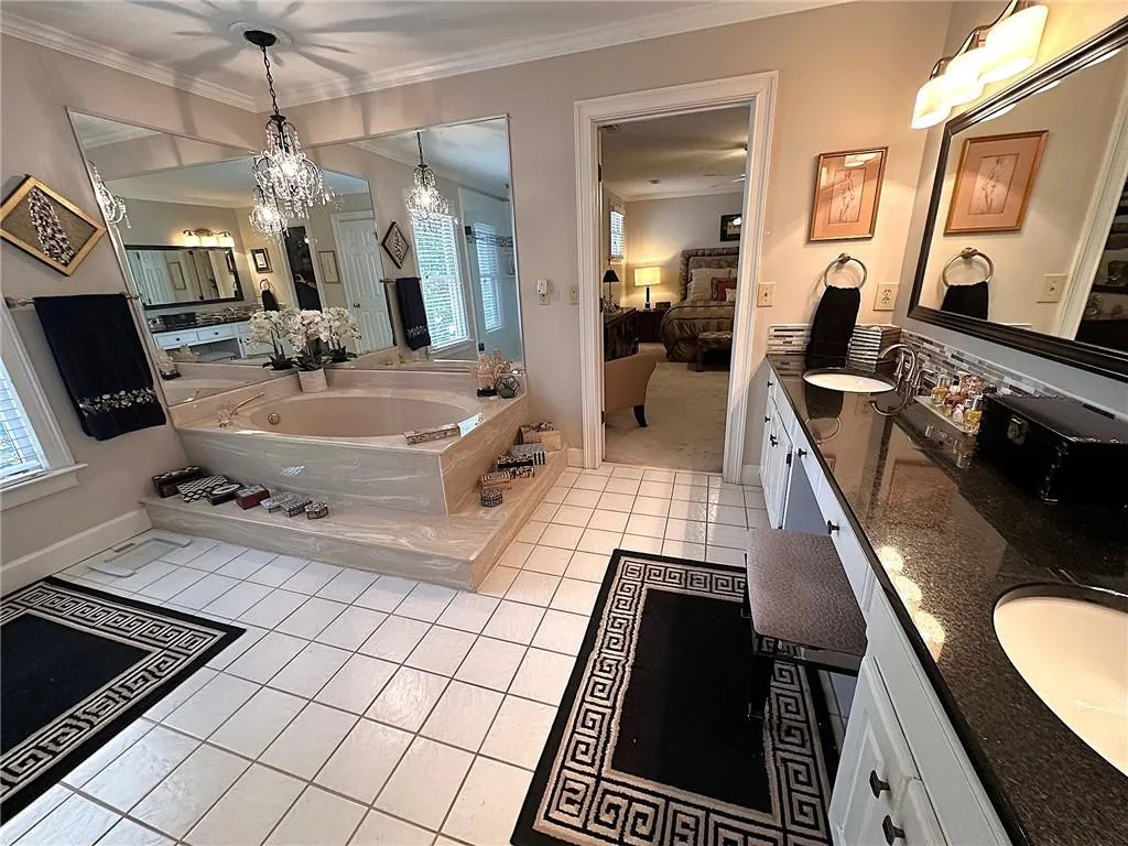 7155 Roswell Road Unit 44, Sandy Springs, Georgia 30328, 3 Bedrooms Bedrooms, ,2 BathroomsBathrooms,Residential,Sold,7155 Roswell Road Unit 44,7414752