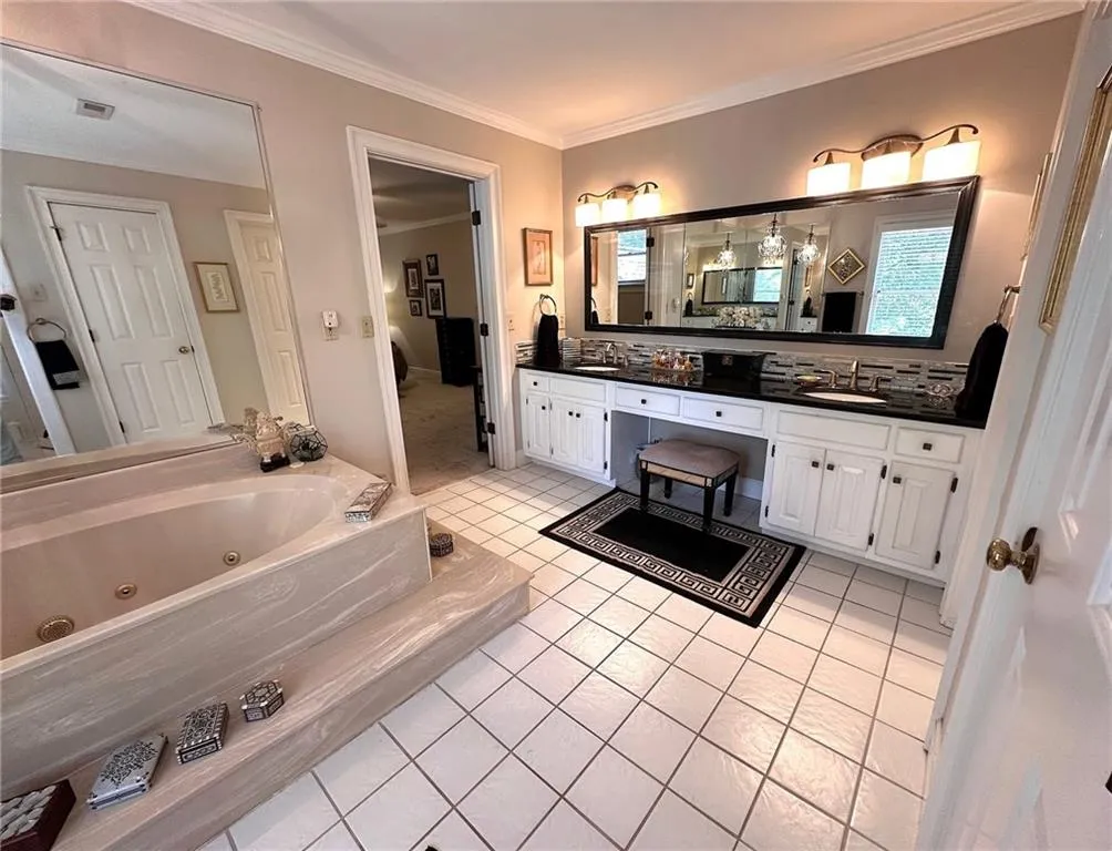 7155 Roswell Road Unit 44, Sandy Springs, Georgia 30328, 3 Bedrooms Bedrooms, ,2 BathroomsBathrooms,Residential,Sold,7155 Roswell Road Unit 44,7414752