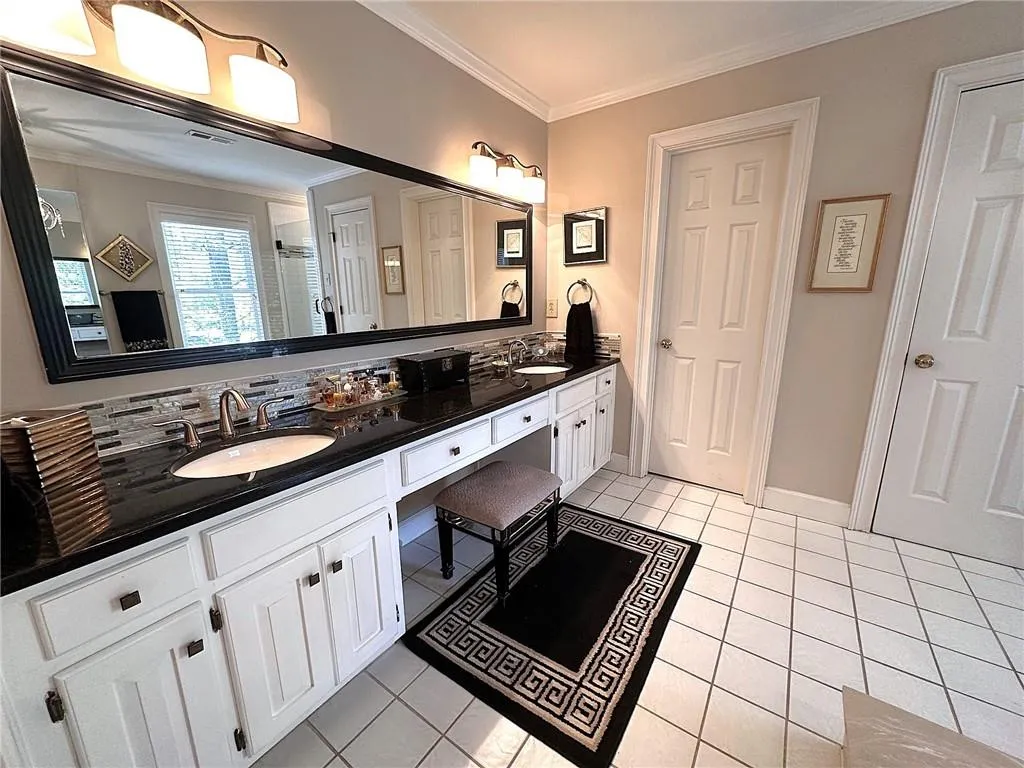 7155 Roswell Road Unit 44, Sandy Springs, Georgia 30328, 3 Bedrooms Bedrooms, ,2 BathroomsBathrooms,Residential,Sold,7155 Roswell Road Unit 44,7414752