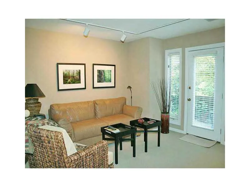 Atlanta, Georgia 30328, 3 Bedrooms Bedrooms, ,2 BathroomsBathrooms,Residential,Sold,5247449