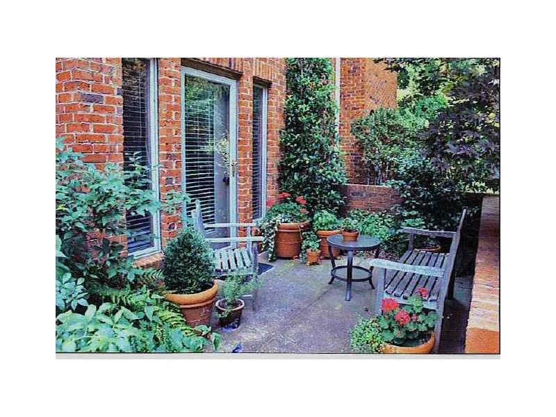 Atlanta, Georgia 30328, 3 Bedrooms Bedrooms, ,2 BathroomsBathrooms,Residential,Sold,5247449