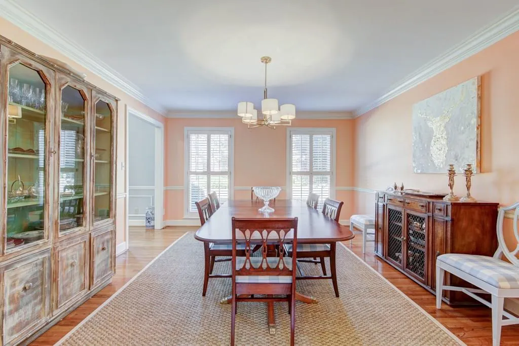 300 Cameron Ridge Drive, Sandy Springs, Georgia 30328, 5 Bedrooms Bedrooms, ,4 BathroomsBathrooms,Residential,Sold,300 Cameron Ridge Drive,6127820