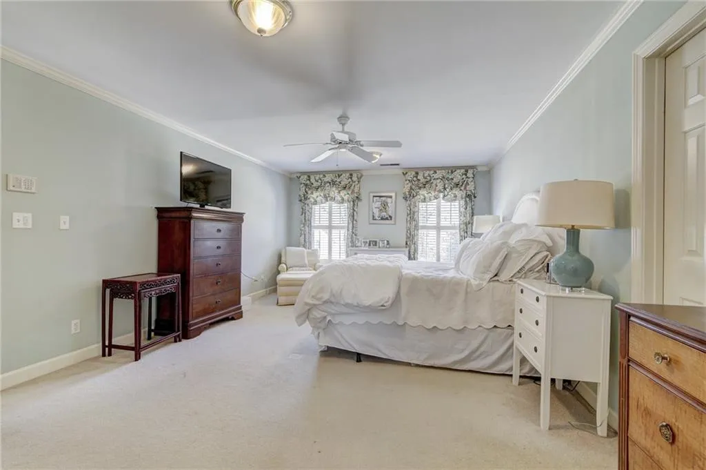300 Cameron Ridge Drive, Sandy Springs, Georgia 30328, 5 Bedrooms Bedrooms, ,4 BathroomsBathrooms,Residential,Sold,300 Cameron Ridge Drive,6127820
