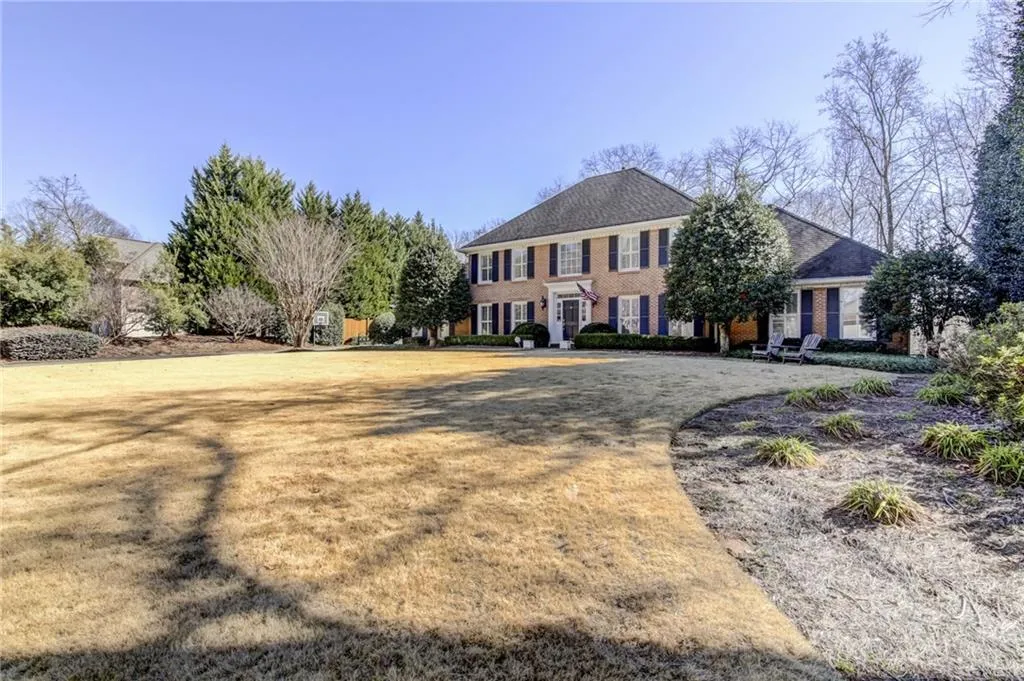 300 Cameron Ridge Drive, Sandy Springs, Georgia 30328, 5 Bedrooms Bedrooms, ,4 BathroomsBathrooms,Residential,Sold,300 Cameron Ridge Drive,6127820