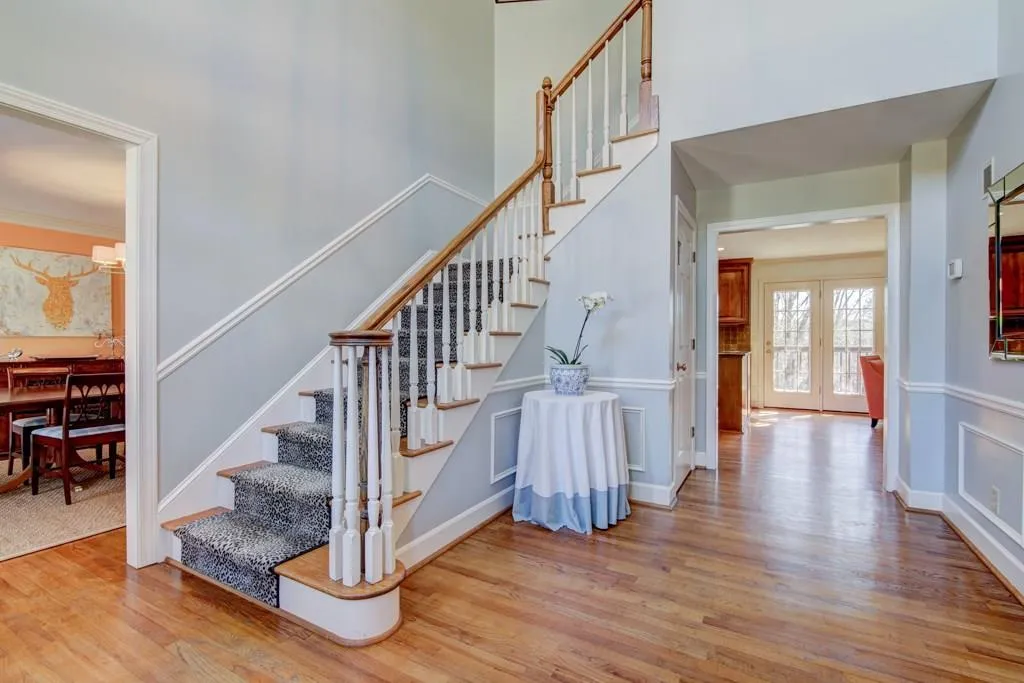 300 Cameron Ridge Drive, Sandy Springs, Georgia 30328, 5 Bedrooms Bedrooms, ,4 BathroomsBathrooms,Residential,Sold,300 Cameron Ridge Drive,6127820