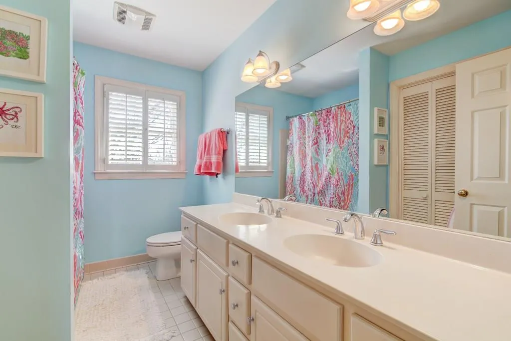 300 Cameron Ridge Drive, Sandy Springs, Georgia 30328, 5 Bedrooms Bedrooms, ,4 BathroomsBathrooms,Residential,Sold,300 Cameron Ridge Drive,6127820