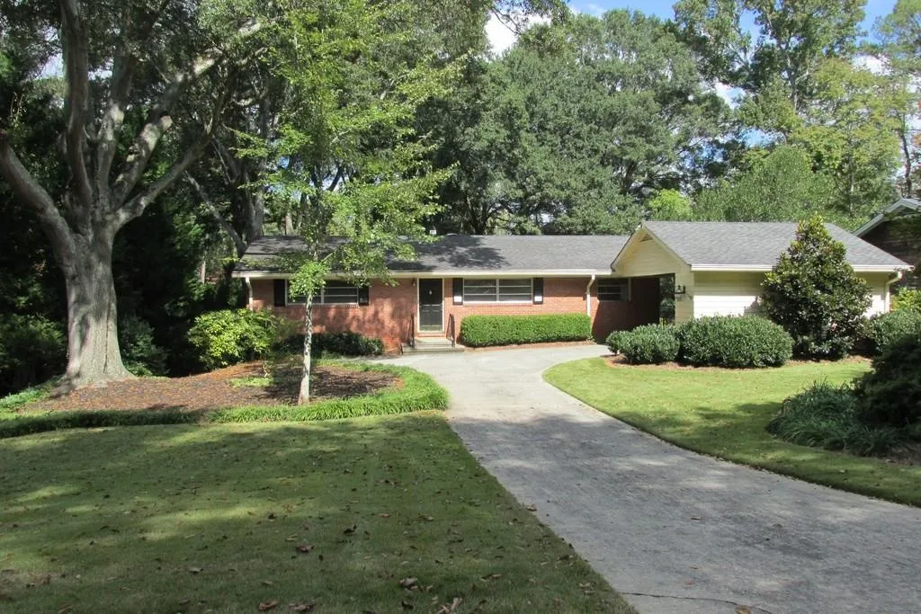 630 W Powderhorn Road, Atlanta, Georgia 30342, 3 Bedrooms Bedrooms, ,3 BathroomsBathrooms,Residential,Sold,630 W Powderhorn Road,5629587