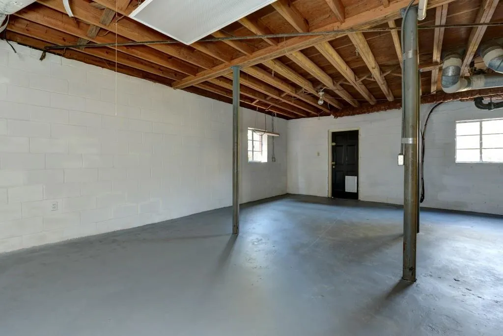 630 W Powderhorn Road, Atlanta, Georgia 30342, 3 Bedrooms Bedrooms, ,3 BathroomsBathrooms,Residential,Sold,630 W Powderhorn Road,5629587