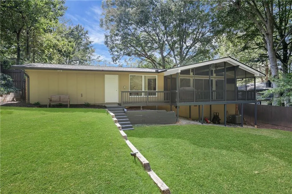 1572 Bubbling Creek Road Ne, Brookhaven, Georgia 30319, 3 Bedrooms Bedrooms, ,2 BathroomsBathrooms,Residential,For Sale,1572 Bubbling Creek Road Ne,7663262