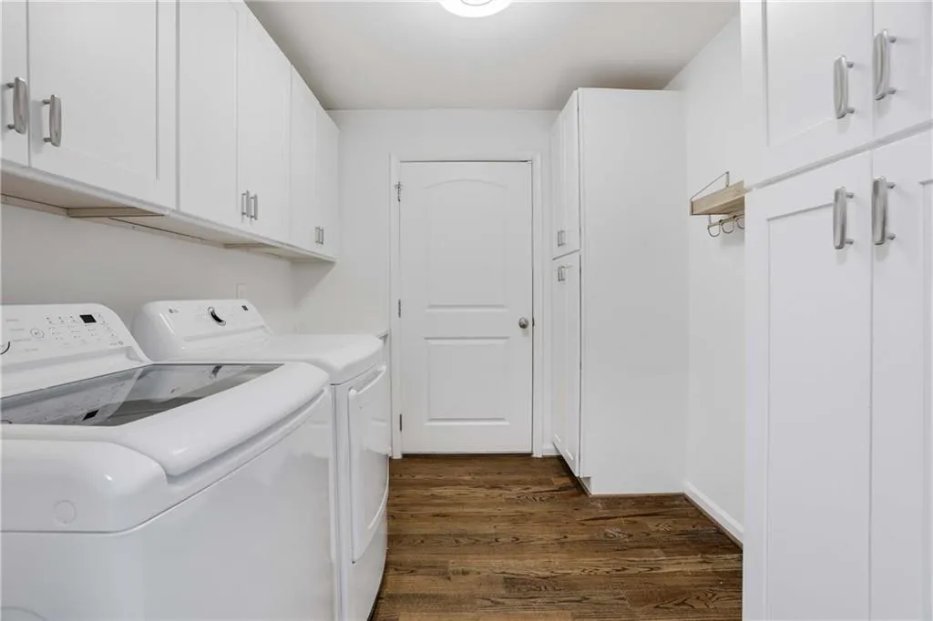 1572 Bubbling Creek Road Ne, Brookhaven, Georgia 30319, 3 Bedrooms Bedrooms, ,2 BathroomsBathrooms,Residential,For Sale,1572 Bubbling Creek Road Ne,7663262