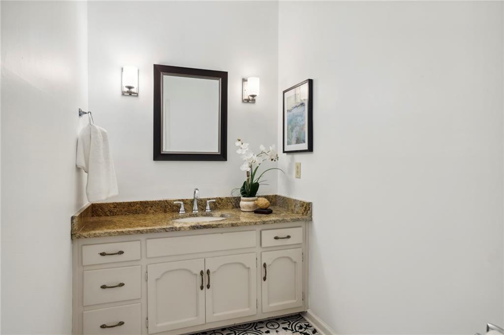 125 River Park Drive, Sandy Springs, Georgia 30328, 6 Bedrooms Bedrooms, ,3 BathroomsBathrooms,Residential,Sold,125 River Park Drive,7302090
