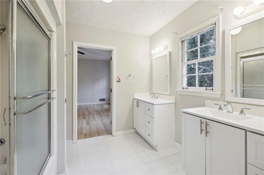 125 River Park Drive, Sandy Springs, Georgia 30328, 6 Bedrooms Bedrooms, ,3 BathroomsBathrooms,Residential,Sold,125 River Park Drive,7302090