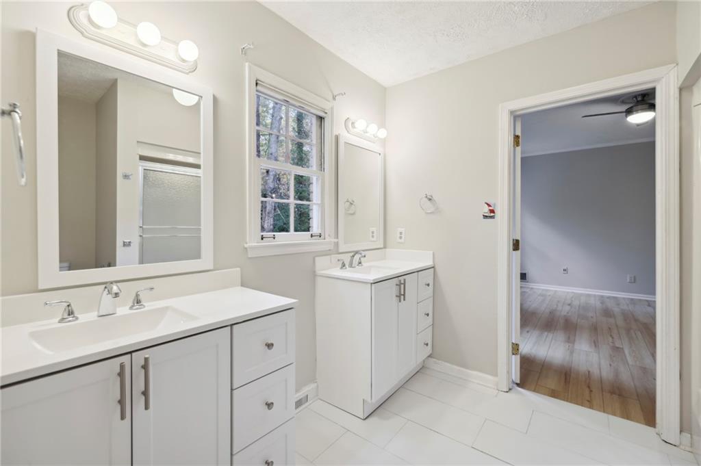 125 River Park Drive, Sandy Springs, Georgia 30328, 6 Bedrooms Bedrooms, ,3 BathroomsBathrooms,Residential,Sold,125 River Park Drive,7302090