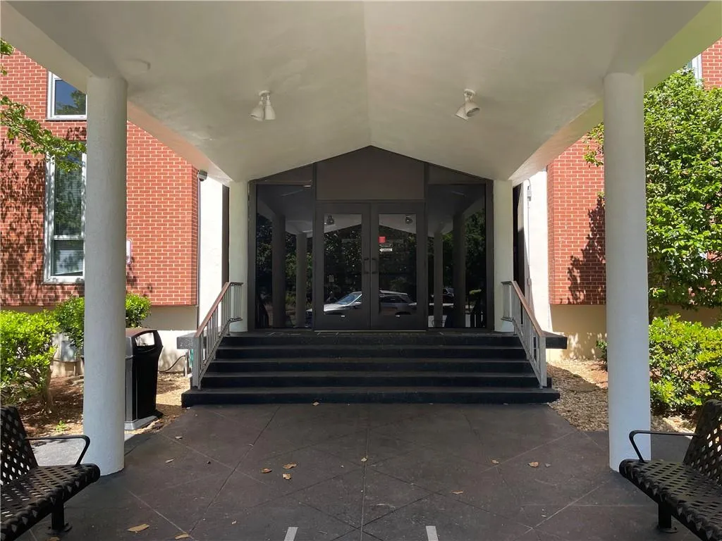 3060 Pharr Court North Nw Unit 608, Atlanta, Georgia 30305, 2 Bedrooms Bedrooms, ,1 BathroomBathrooms,Residential,For Sale,3060 Pharr Court North Nw Unit 608,7635628