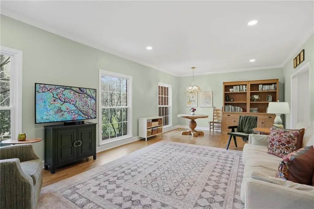 423 Jefferson Circle Unit 423, Atlanta, Georgia 30328, 3 Bedrooms Bedrooms, ,2 BathroomsBathrooms,Residential,For Sale,423 Jefferson Circle Unit 423,7736515