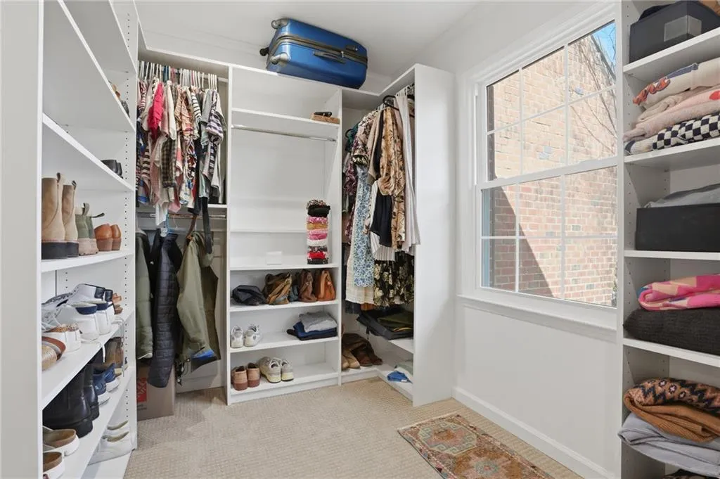 423 Jefferson Circle Unit 423, Atlanta, Georgia 30328, 3 Bedrooms Bedrooms, ,2 BathroomsBathrooms,Residential,For Sale,423 Jefferson Circle Unit 423,7736515