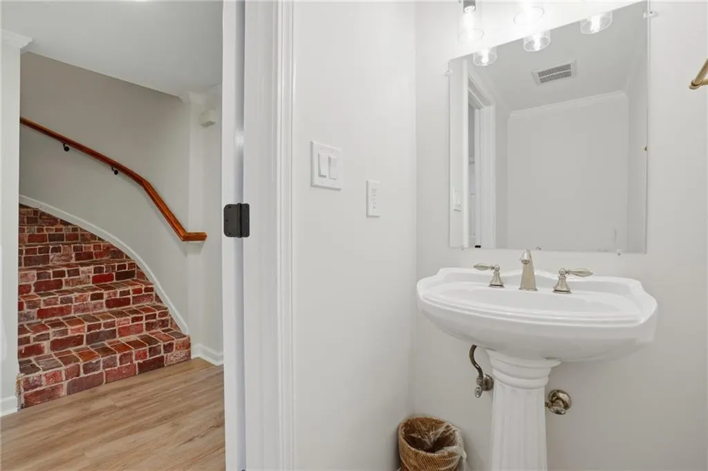 423 Jefferson Circle Unit 423, Atlanta, Georgia 30328, 3 Bedrooms Bedrooms, ,2 BathroomsBathrooms,Residential,For Sale,423 Jefferson Circle Unit 423,7736515