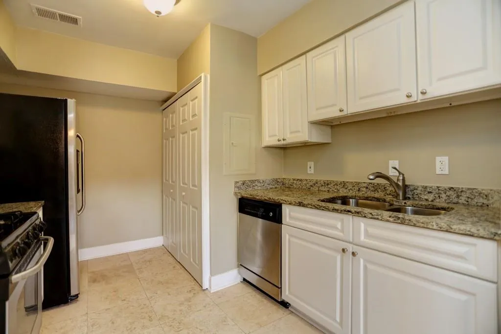 6980 Roswell Road Unit K11, Atlanta, Georgia 30328, 2 Bedrooms Bedrooms, ,1 BathroomBathrooms,Residential,Sold,6980 Roswell Road Unit K11,5649203