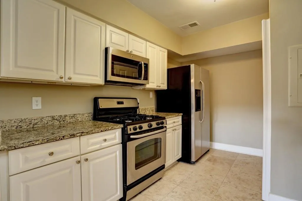 6980 Roswell Road Unit K11, Atlanta, Georgia 30328, 2 Bedrooms Bedrooms, ,1 BathroomBathrooms,Residential,Sold,6980 Roswell Road Unit K11,5649203