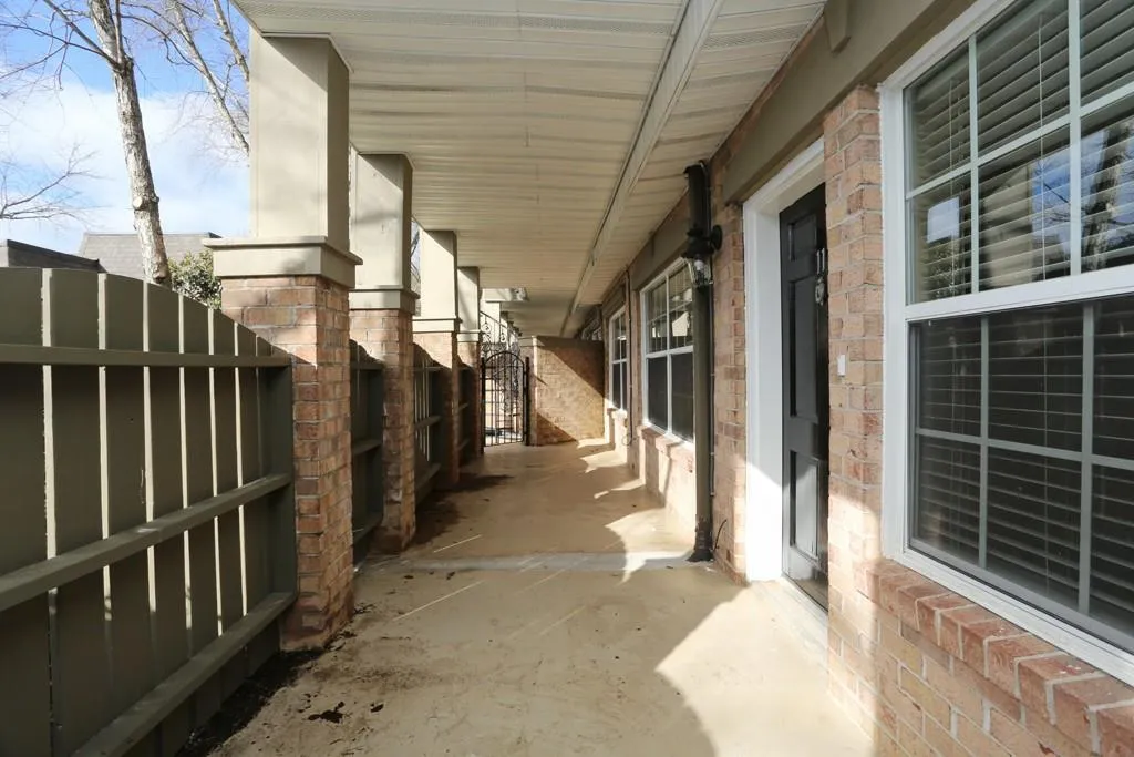 6980 Roswell Road Unit K11, Atlanta, Georgia 30328, 2 Bedrooms Bedrooms, ,1 BathroomBathrooms,Residential,Sold,6980 Roswell Road Unit K11,5649203